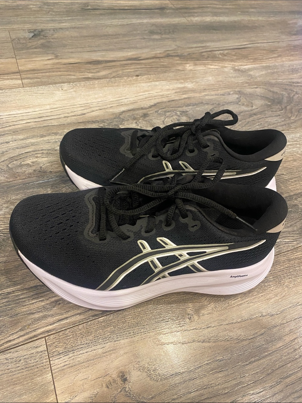 ASICS size 6.5 - Picture 2 of 6